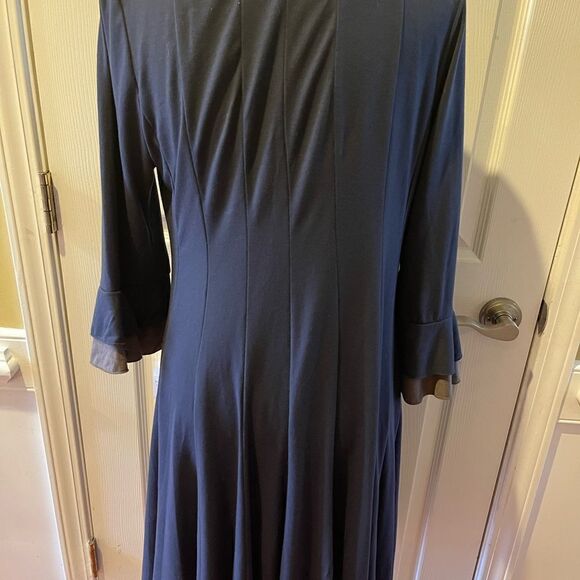 NWT Rabbit,Rabbit,Rabbit Designs  gray Ruffles fit &flare 1/4 sleeves dress SZ16 - Picture 4 of 12